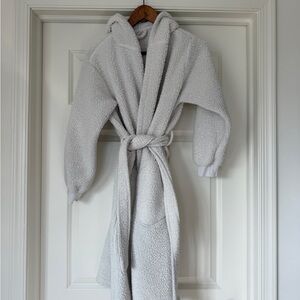 Pottery Barn White Hooded textured soft teddy Robe